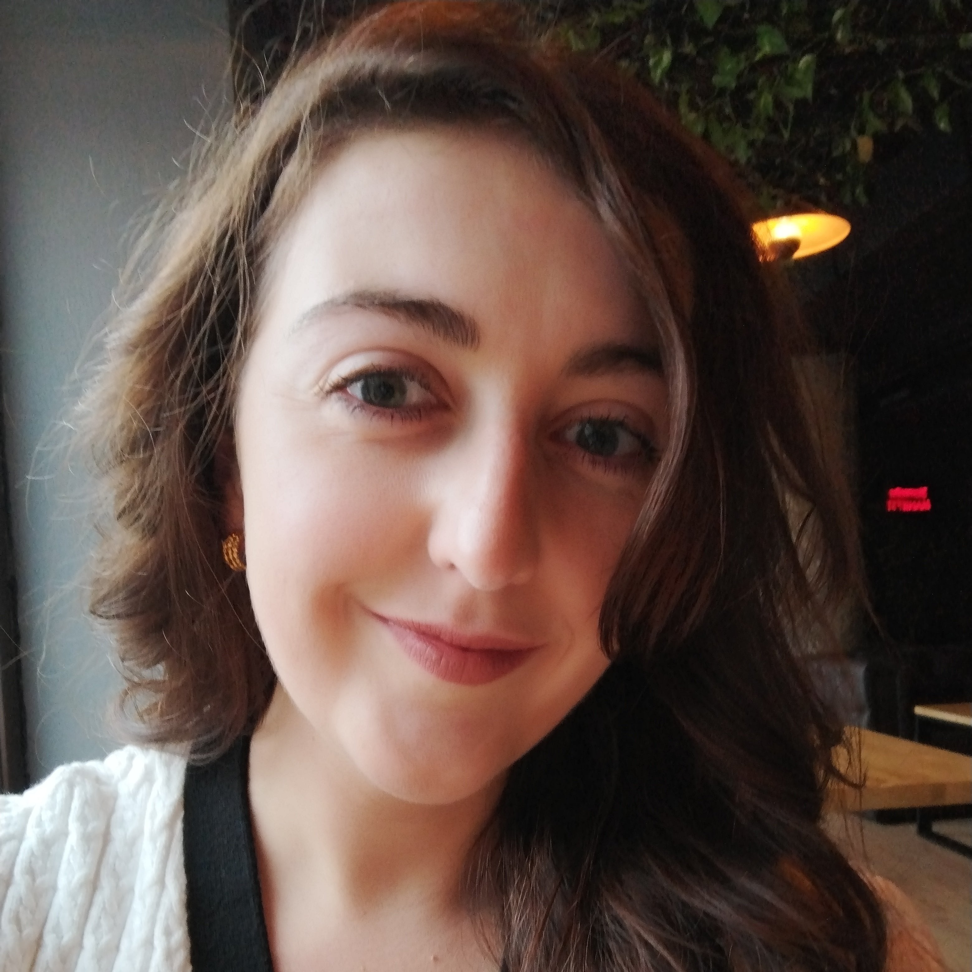 joanna jakubik portrait